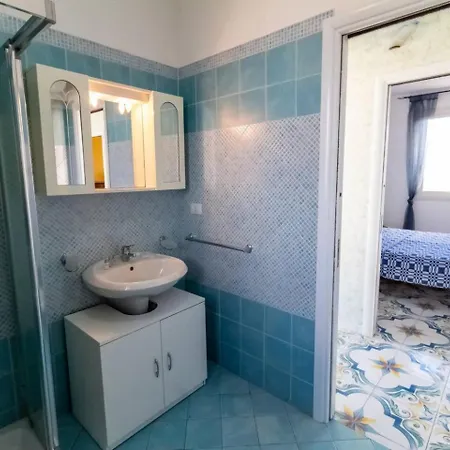 Front Sea アパート *